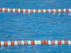 Comment réduire la concentration de chlore dans votre piscine